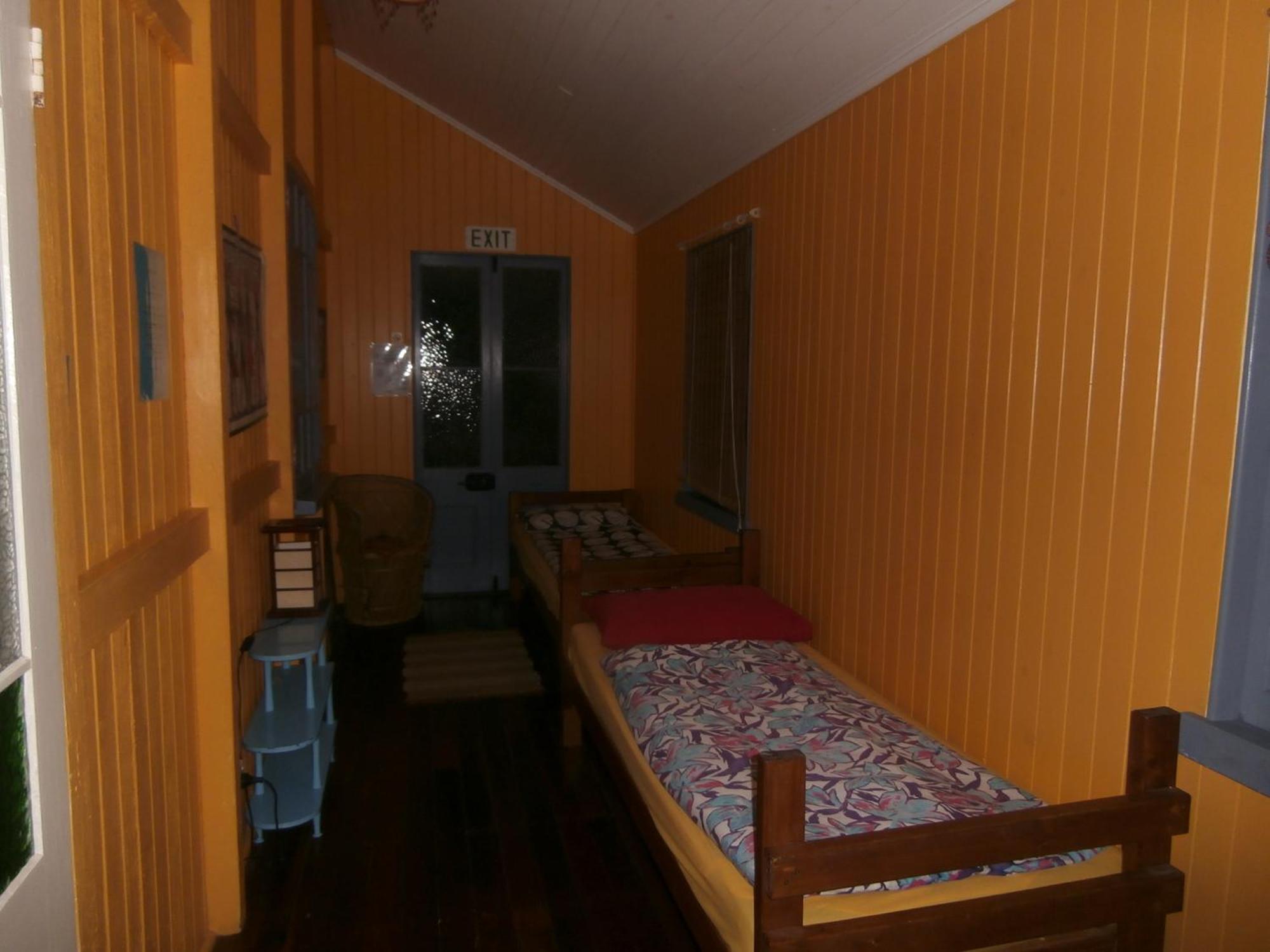 Mango Tourist Hostel Hervey Bay Ruang foto