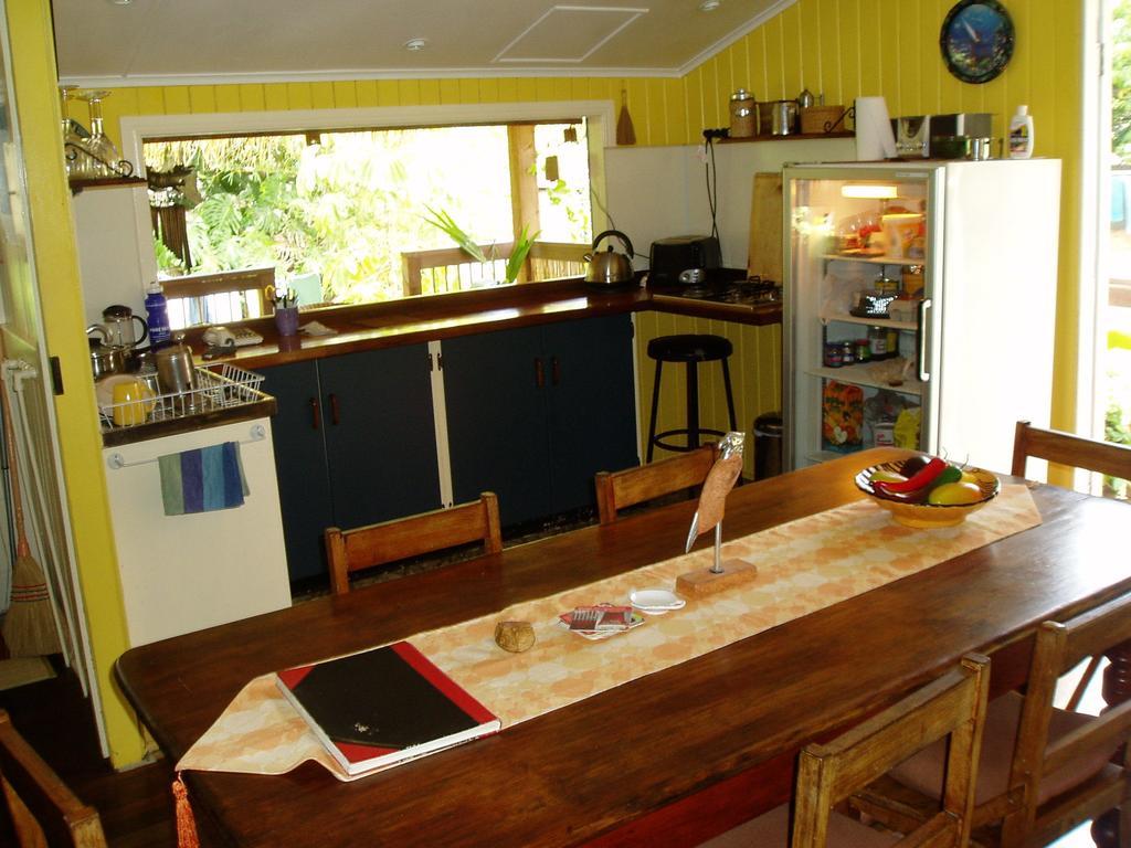 Mango Tourist Hostel Hervey Bay Bagian luar foto